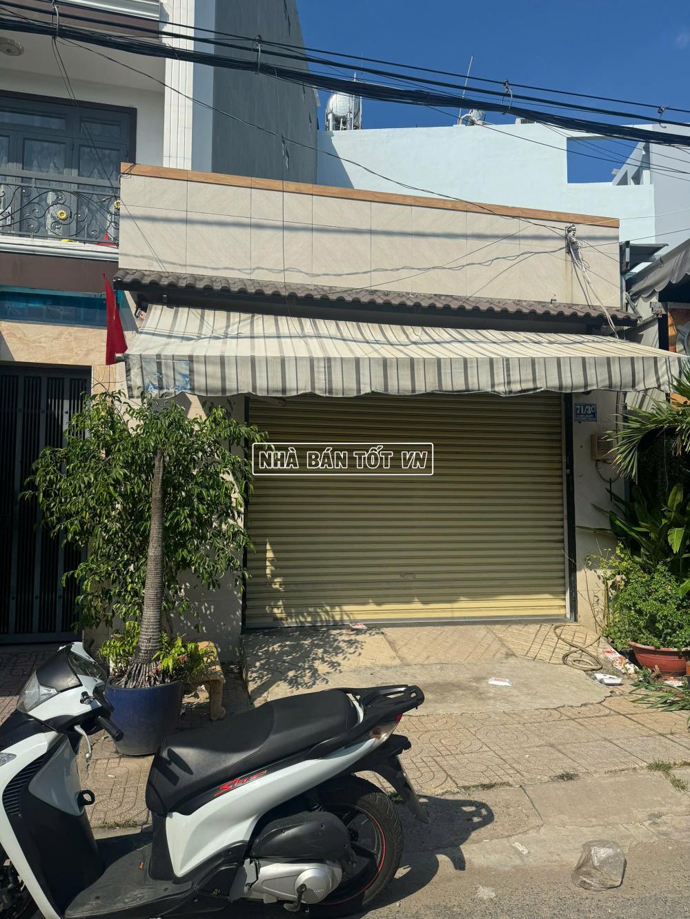 ban nha hem 71 che lan vien phuong tay thanh